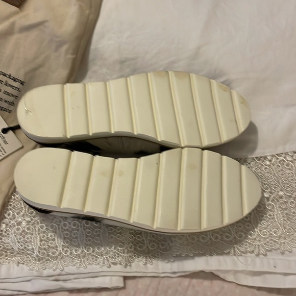 MYRA LEATHER slip-on shoes - unique cow pattern, white SZ 7 -NEW - with bag - Picture 7 of 12